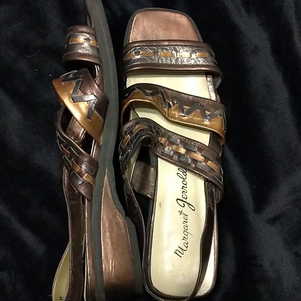 Shoes - Picture 3 of 4